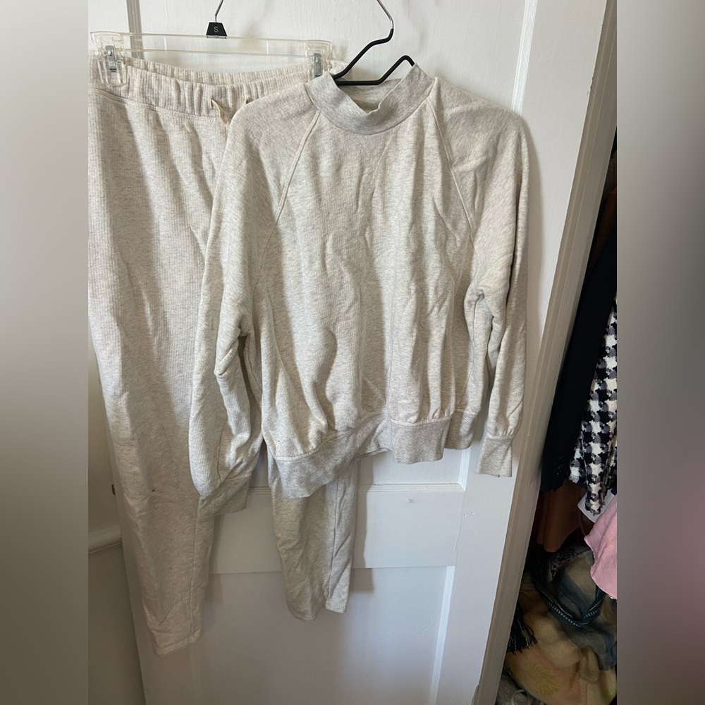Universal Threads set! Comfy and cozy